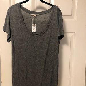 Express gray hi/ low textured T-shirt